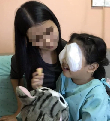 kid eye surgery after using smartphone