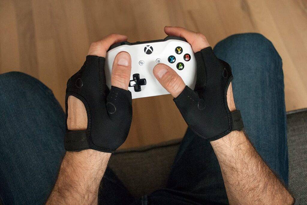Foamy Lizard Gaming Gloves with Grip Hexotech