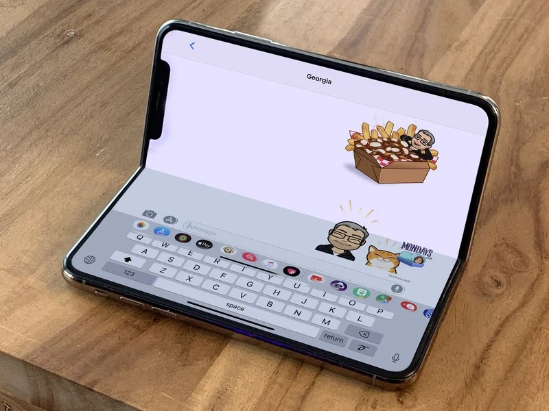 iphone xs unfolded imessage