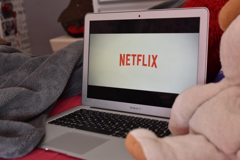 Here is How to Stop Netflix Playing Trailers Automatically