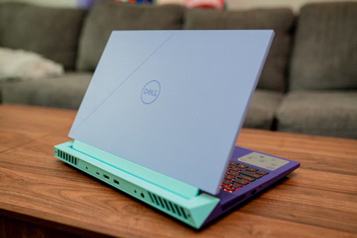 Dell G15 (2023) on a coffee table.