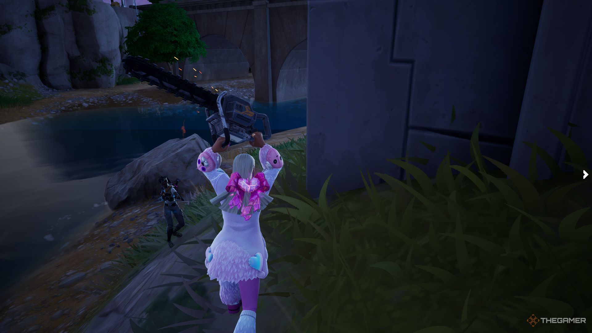 A player charging at an enemy with a Chainsaw in Fortnite.