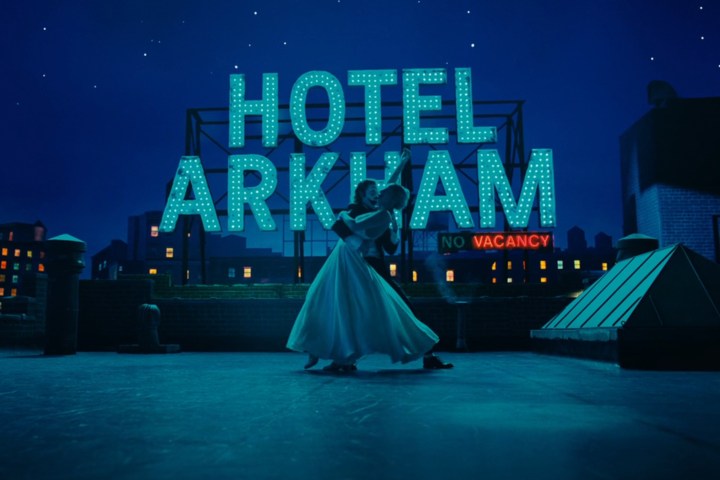 Arthur and Lee dance on a fake rooftop in Joker 2.