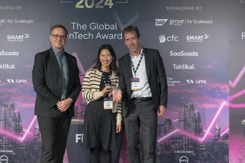 Global FinTech Awards: auxmoney GmbH Triumphs in Finance Category