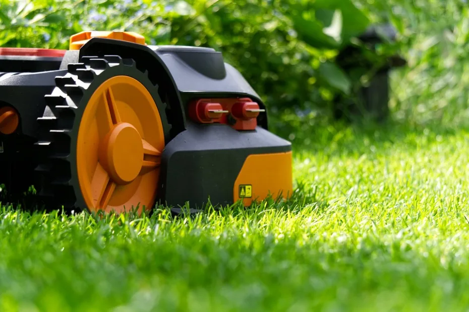 robot mower 3403793 960 720.jpg