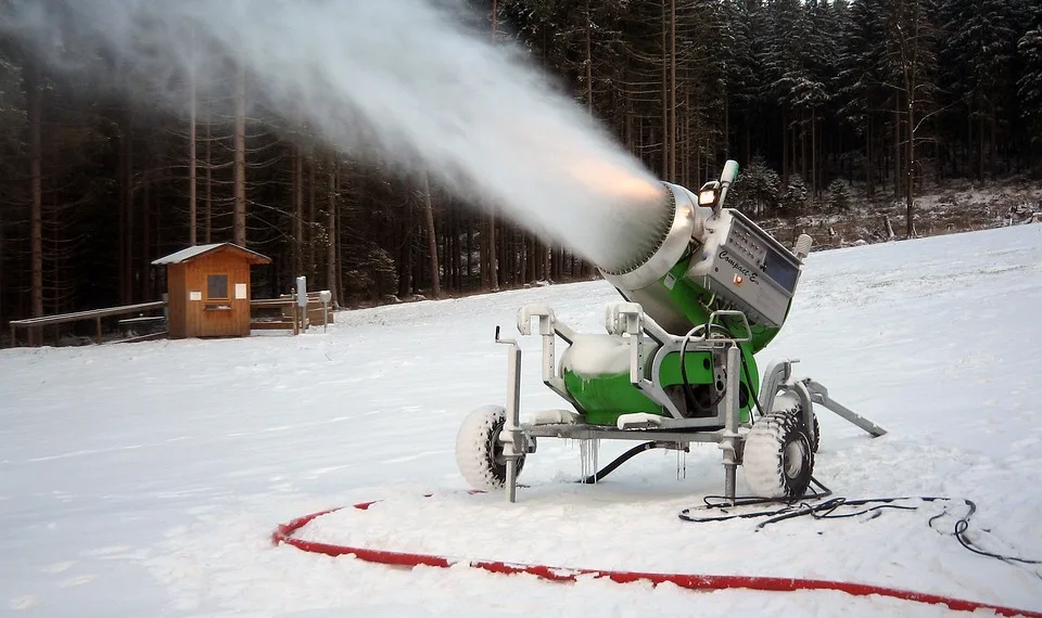 snow cannon 2713344 960 720.jpg