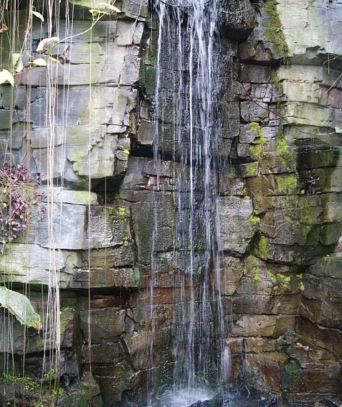 waterfall 955130 960 720.jpg