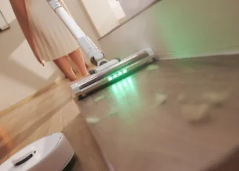 Robot Vacuum Now Includes Cordless Vacuum For Better Cleaning