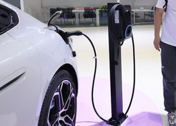 China’s NEV Adoption Soars to 67% Amid Rising Oil Prices
