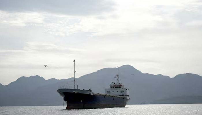 Hormuz Shipping Slumps Following Saturday Vessel Attack