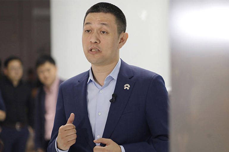 Nio CEO Predicts China Car Sales to Fall 15-20% in 2026