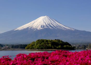 World’s Most Naturally Beautiful Countries
1. Japan
2. Nepal
3. Italy
4. Ma