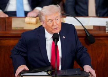 Trump Confronts GOP Pushback Amid Midterm Challenges