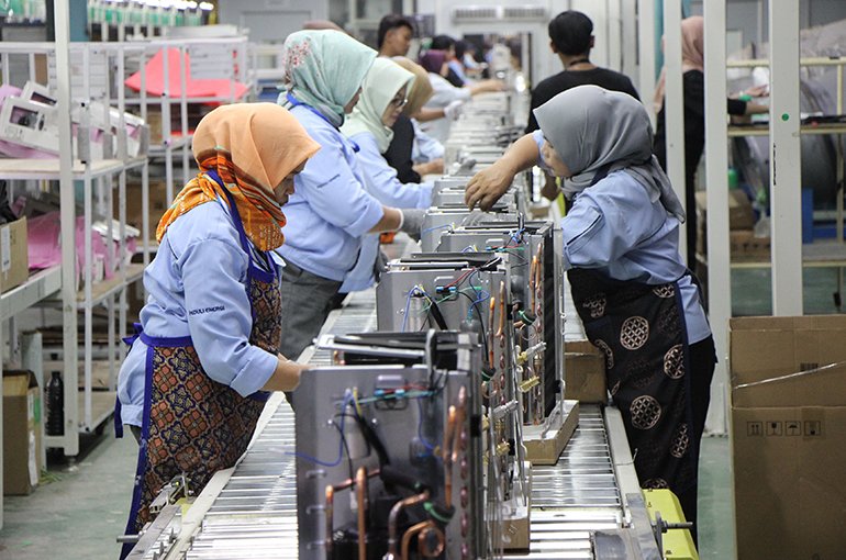 China Continues as Indonesia’s Top Investor with $3.9B in H1, Minister Reports