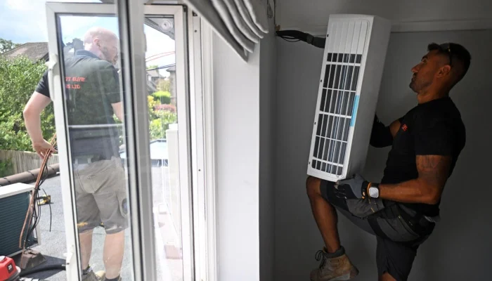 Experts warn as UK heatwave fuels surge in AC demand