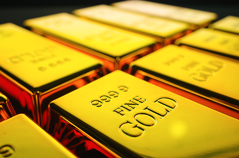 Gold Falls Almost 30% First Half, Analysts Divided on Future
