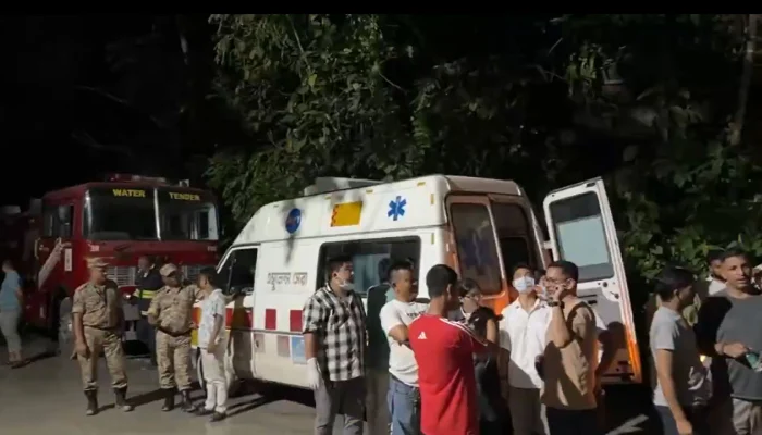 Nine Dead, 15 Trapped in India's Tunnel Collapse