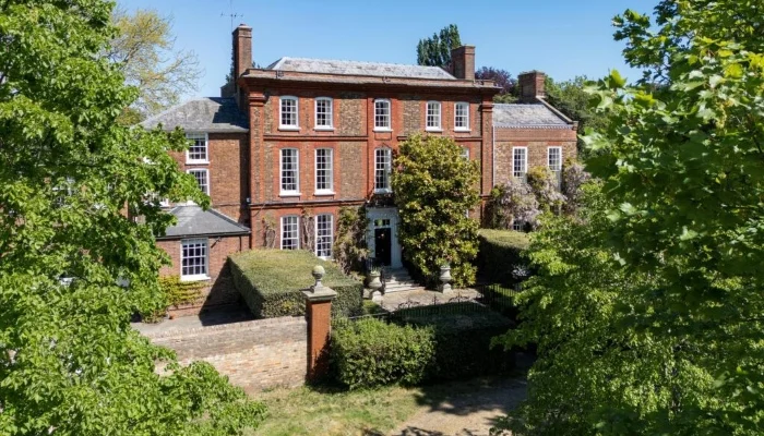 Richmond Home Once Shared by Imran Khan & Goldsmiths Listed at £25m