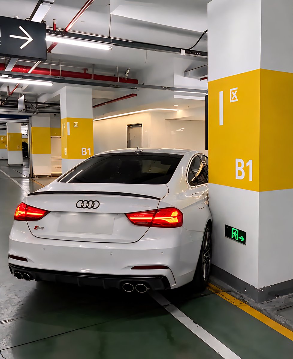Should Senior Drivers Reverse or Drive Forward to Remove Obstacles