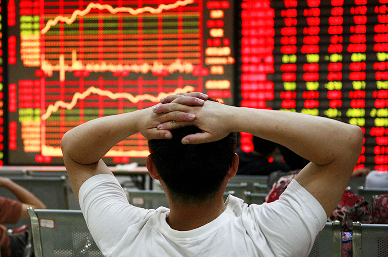 Standard Chartered & Global Banks Eye Growth in Chinese Stocks Amid Market Swings
