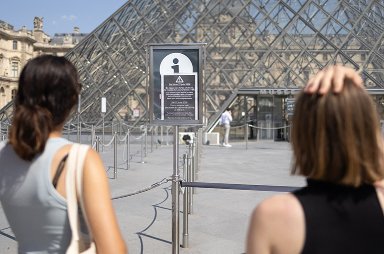 Tourist Visits Drop as French Museums Close Over No Air-Conditioning