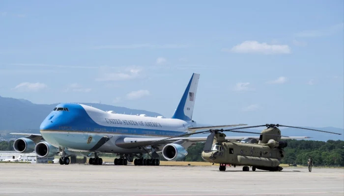 Trump Surprises with Return to Old Air Force One, Dismisses Qatari Jet