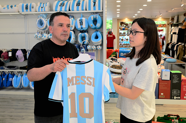 Yiwu Chinese Vendors Break Records with World Cup Merch Sales