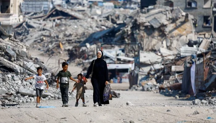Cairo Talks Challenge Trump's Gaza Peace Plan Amid Renewed Israeli Airstrikes