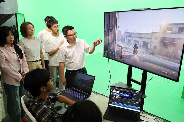 China's Mini-Drama Scene Faces Monotony and Low Hits Amid AI Titles