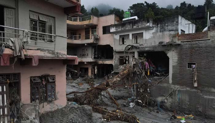 Nepal Teams Search for Hundreds Trapped in Hydropower Tunnels as Flood Toll Reaches 900