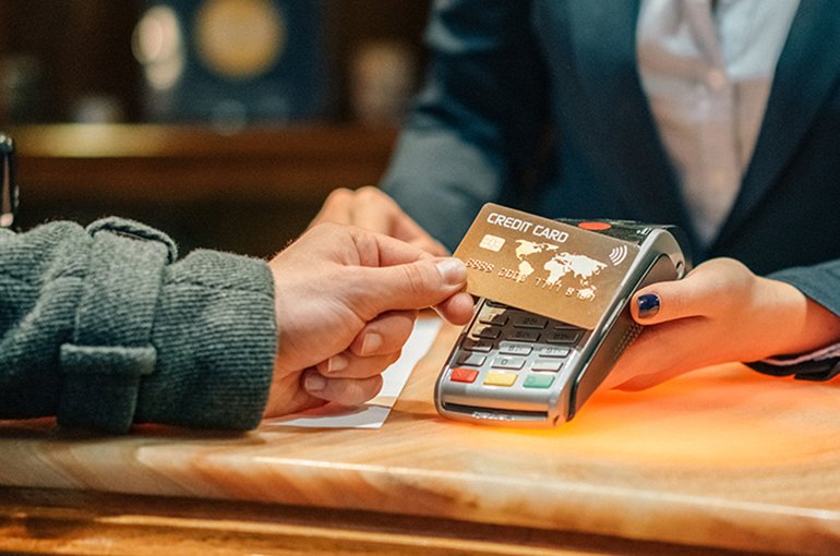 البنوك الصينية تُلغي مزايا البطاقات الائتمانية مع تراجع الأرباح