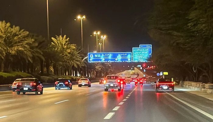 السفارة الأمريكية تأمر موظفيها بالمغادرة من السعودية بعد انفجارات في جنوب إيران