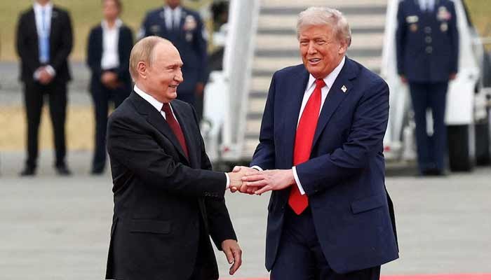 ترامب يتنازل عن عقوبات وتراخيص على روسيا قبل دخولها حيز التنفيذ