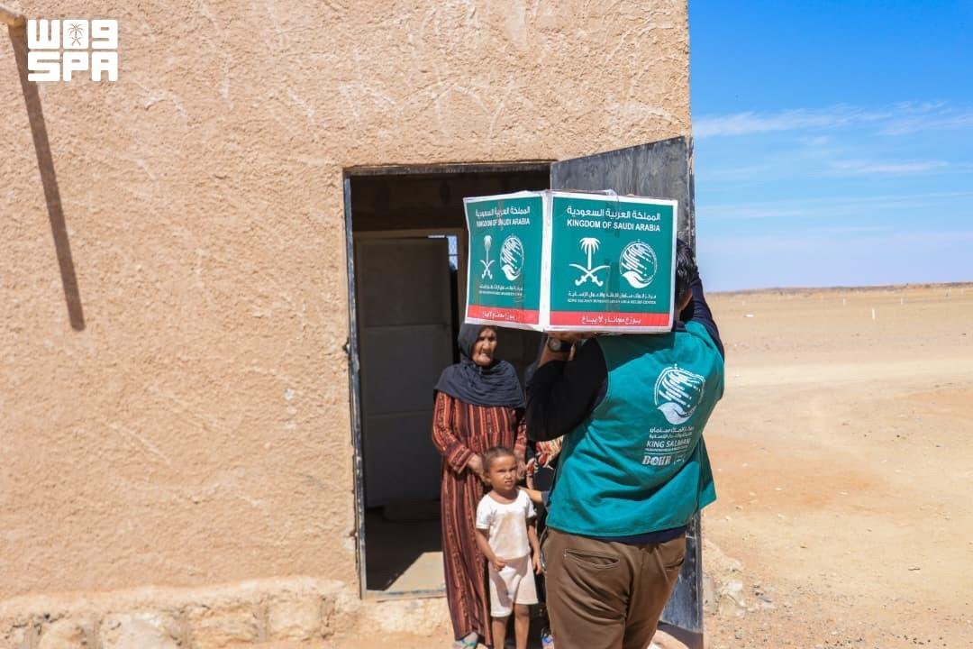 جريدة الرياض: المملكة تقدم مساعدات إنسانية للأسر النازحة في حضرموت