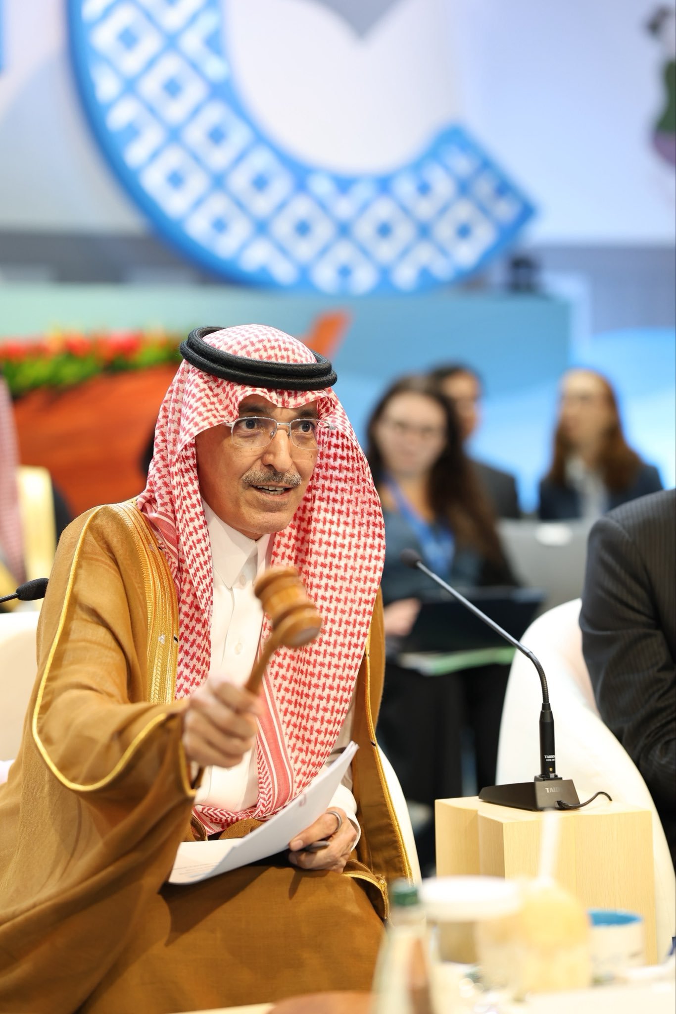 جريدة الرياض: برئاسة الجدعان.. «النقدية الدولية» تؤكد استقرار الاقتصاد وإنهاء النزاعات