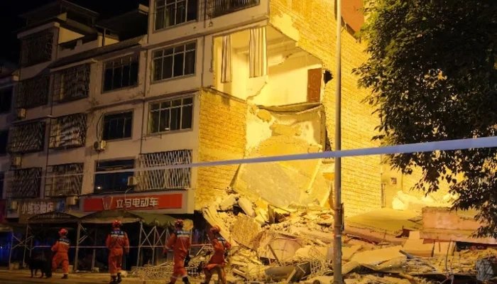 زلزال قوي يضرب تيبت الصينية ويودى بحياة 16 شخصًا