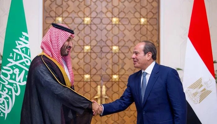 مصر تؤكد دعمها للسعودية مع مناقشة البرلمان السماح العسكري